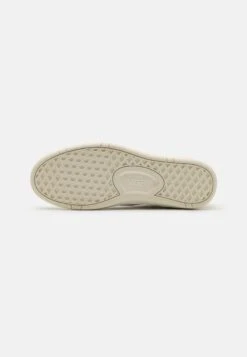 Vans Lowland Unisex - Sneakers Laag - Sand/White/Offwhite 12 Vans Lowland Unisex - Sneakers Laag - Sand/White/Offwhite -Vans Schoen 09a438ee1bc64caab85d3ed117846cd0