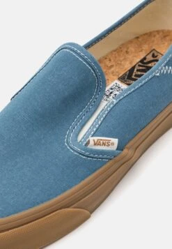 Vans Slip On Vr3 Unisex - Sneakers Laag - Salt Wash/Captains Blue -Vans Schoen 0add40b8fb834dfdb7bdb57222fa1253