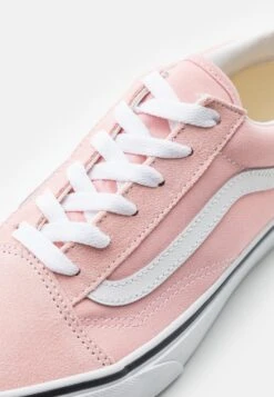 Vans Old Skool Unisex - Sneakers Laag - Powder Pink/True White -Vans Schoen 0bb72cbb3676403abd43d608b7a4f6c5