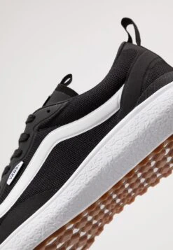 Vans Ua Ultrarange Exo - Sneakers Laag - Black -Vans Schoen 18f3a649a6474f39bf1835857ee7b760