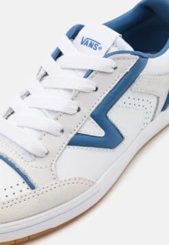 Vans Lowland Unisex - Sneakers Laag - Court Navy/White 13 Vans Lowland Unisex - Sneakers Laag - Court Navy/White -Vans Schoen 1fc0a6d52cd84a9e87cc049378f31a4a