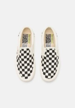 Vans Slip On Vr3 Unisex - Sneakers Laag - Black/Marshmallow -Vans Schoen 21cbb2cf717145eba2494f96b08f7844