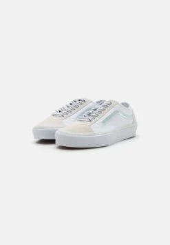 Vans Old Skool Tapered - Sneakers Laag - Embroidery True White 10 Vans Old Skool Tapered - Sneakers Laag - Embroidery True White -Vans Schoen 26e1f23a60cd47f8bc943ac2ad6b87a8