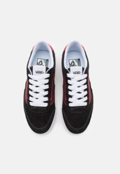Vans Cruze Too Unisex - Sneakers Laag - Stitch Sidestripe Black/White -Vans Schoen 32f0ed60413a410a81538c88bc385aab