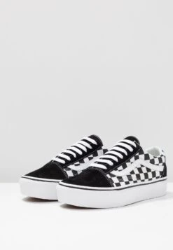 Vans Ua Old Skool Platform - Sneakers Laag - Black/White 17 Vans Ua Old Skool Platform - Sneakers Laag - Black/White -Vans Schoen 3d89e2699a9040f5adfb0de2bdff06a7