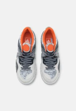 Vans Amzn Trailhead Unisex - Sneakers Laag - Ripstop Grey/Grey -Vans Schoen 3dc2e50d3bfb40cc87030e015a76513e