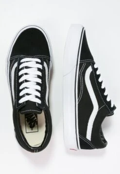 Vans Ua Old Skool Unisex - Sneakers Laag - Black 15 Vans Ua Old Skool Unisex - Sneakers Laag - Black -Vans Schoen 41e15c14a69a430cbead77f7fa372f54