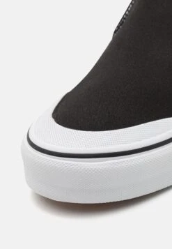 Vans Classic Slip-On Unisex - Sneakers Laag - Black/True White 13 Vans Classic Slip-On Unisex - Sneakers Laag - Black/True White -Vans Schoen 47b5808a91bb4b9aa9dc2da7fd81bb1a