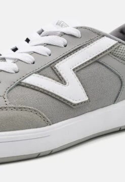 Vans Ua Lowland Cc - Sneakers Laag - Sport Drizzle 13 Vans Ua Lowland Cc - Sneakers Laag - Sport Drizzle -Vans Schoen 4e95425e625948ef9235f73267c2e6ad