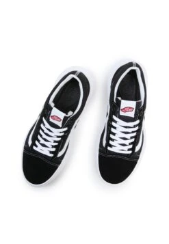 Vans Ua Old Skool Overt Cc - Sneakers Laag - Black 9 Vans Ua Old Skool Overt Cc - Sneakers Laag - Black -Vans Schoen 5422a7826985474abe8017932c2a3d52