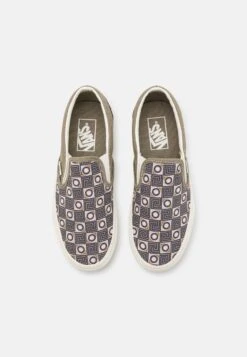 Vans Classic Slip On Unisex - Instappers - Geo Trek Olive -Vans Schoen 54bb50c262e440d9888d0fc03c415062