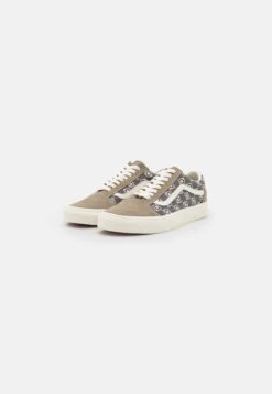 Vans Old Skool Unisex - Sneakers Laag - Geo Trek Olive -Vans Schoen 55241d146def4fc88a0ea5175c0a2e47