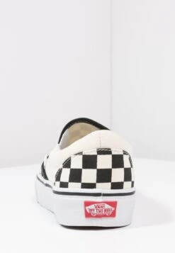 Vans Classic Slip-On - Instappers - Black/White -Vans Schoen 5aec320de33a4ab7a95b47f5d6734dad
