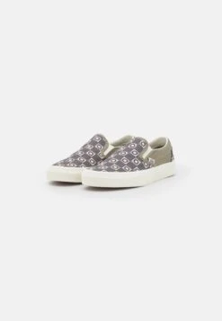 Vans Classic Slip On Unisex - Instappers - Geo Trek Olive -Vans Schoen 661b91fa25554154ae8478b9bc28c2c5