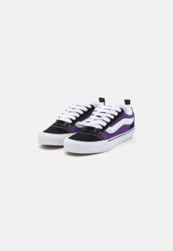 Vans Knu Skool Unisex - Skateschoenen - Black/Purple -Vans Schoen 6d416a56fd104f72bc714a7cb5f3a8c5