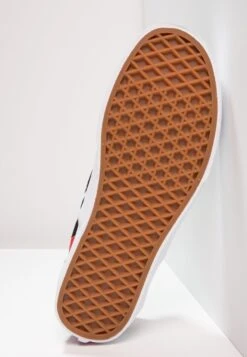 Vans Classic Slip-On- Instappers - Black/True White 16 Vans Classic Slip-On- Instappers - Black/True White -Vans Schoen 7501cd9adb91469fa42290c05b98f6cc