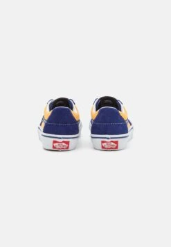 Vans Uy Sk8-Low Unisex - Skateschoenen - Varsity Navy/Yellow 10 Vans Uy Sk8-Low Unisex - Skateschoenen - Varsity Navy/Yellow -Vans Schoen 753ec187fb374e74ba2360628b90681a
