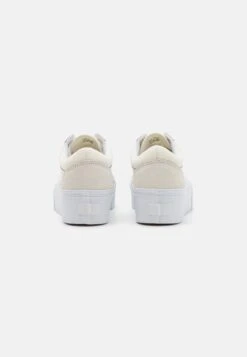 Vans Old Skool Stackform - Sneakers Laag - Marshmallow 11 Vans Old Skool Stackform - Sneakers Laag - Marshmallow -Vans Schoen 793bd18eb5a6483bb0459a417237044e