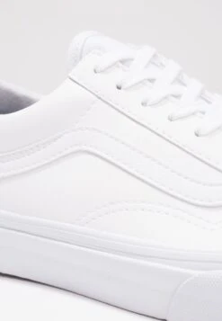 Vans Ua Old Skool - Sneakers Laag - Classic Tumble True White 13 Vans Ua Old Skool - Sneakers Laag - Classic Tumble True White -Vans Schoen 7f8bdf106a874782a9446393c276859e