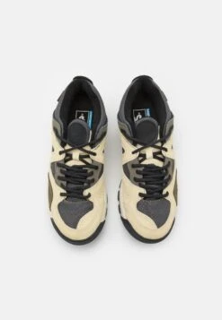 Vans Amzn Trailhead Unisex - Sneakers Laag - Olive/Black/Beige -Vans Schoen 822c56f2ce954b84bfbe1ce0d7b7d0d8