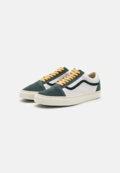 Vans Ua Old Skool Unisex - Sneakers Laag - Darkest Spruce 9 Vans Ua Old Skool Unisex - Sneakers Laag - Darkest Spruce -Vans Schoen 85d346f3df1743849c2b8a1b5d79b2ab