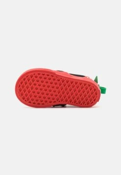 Vans Slip-On V Berry Unisex - Sneakers Laag - Red/Black 13 Vans Slip-On V Berry Unisex - Sneakers Laag - Red/Black -Vans Schoen 87213dc4b3a541d39b6526d783f2c6e2