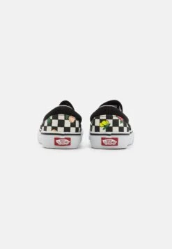 Vans Classic Slip On - Instappers - Black/White 11 Vans Classic Slip On - Instappers - Black/White -Vans Schoen 87269b4bbd774d5b9fa88e6d3ec7a52e