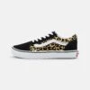 Vans Old Skool - Sneakers Laag - Black/True White -Vans Schoen 8da13cb604e74b068fe41ffae3147c67