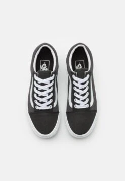 Vans Old Skool Unisex - Sneakers Laag - Black 11 Vans Old Skool Unisex - Sneakers Laag - Black -Vans Schoen 8df41320f86b42d784d0f9c4c08224ac