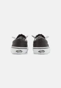 Vans Triceratops Slip On Unisex - Instappers - Black/True White -Vans Schoen 8fdc57f758df4b84933c52de0fcfe0e9