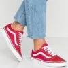 Vans Old Skool - Sneakers Laag - Racing Red/True White 2 Vans Old Skool - Sneakers Laag - Racing Red/True White -Vans Schoen 94c617ff28ad41ca8ece804f7c5d7fb9