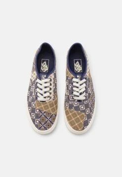 Vans Authentic Patchwork Unisex - Sneakers Laag - Geo Trek Navy 11 Vans Authentic Patchwork Unisex - Sneakers Laag - Geo Trek Navy -Vans Schoen 9ca37c675a6144e7a0059cfb7256af3d