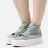 Vans Stackform - Sneakers Hoog - Mono Shadow -Vans Schoen a77f2f6f6c524a28a9b7a836bf08df40