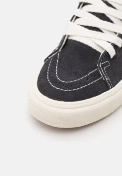 Vans Sk8-Hi Tapered Vr3 Unisex - Sneakers Hoog - Raven/Marshmallow -Vans Schoen b0c6676a79b1447e93af52bdb5279123