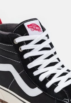 Vans Sk8 Hi Mte 1 Unisex - Sneakers Hoog - Black/True White -Vans Schoen b3897f3018eb4f38b06134926648bd43