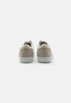 Vans Old Skool Unisex - Sneakers Laag - Natural 10 Vans Old Skool Unisex - Sneakers Laag - Natural -Vans Schoen b3c1d0cdf0134326a260397345a55842