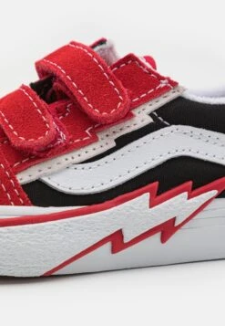 Vans Old Skool Bolt Unisex - Sneakers Laag - Red/Black -Vans Schoen b61cf348d1564229a5cb79a750efdff2
