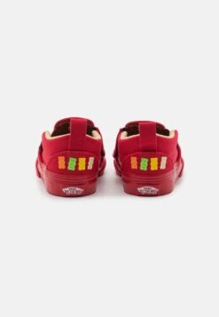 Vans Slip-On Unisex - Sneakers Laag - Red 10 Vans Slip-On Unisex - Sneakers Laag - Red -Vans Schoen b9ec369eaa5d4db09ade708a7580a4c1