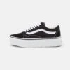 Vans Ua Old Skool Stackform - Sneakers Laag - Black/True White 2 Vans Ua Old Skool Stackform - Sneakers Laag - Black/True White -Vans Schoen cc789dc6402848e88d9dc001b674fc5b