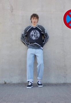 Vans Sk8 Low Unisex - Sneakers Laag - Black/True White 12 Vans Sk8 Low Unisex - Sneakers Laag - Black/True White -Vans Schoen cf7ae5d60af7490984edf87475f43290