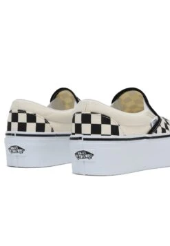 Vans Classic Stackform - Instappers - Black 16 Vans Classic Stackform - Instappers - Black -Vans Schoen d022347ee4d74804bdedd6760c206ee3