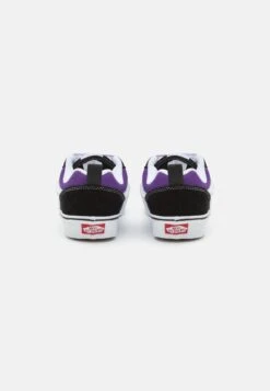Vans Knu Skool Unisex - Skateschoenen - Black/Purple -Vans Schoen d6e0a1f357cb4c1182bd72cabce98449