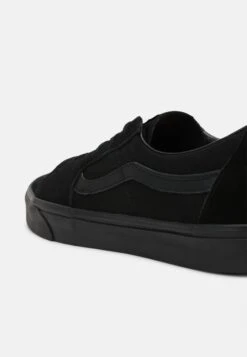 Vans Sk8 Low Unisex - Sneakers Laag - Black -Vans Schoen d7f1c2c231654f779d398274a71479ff