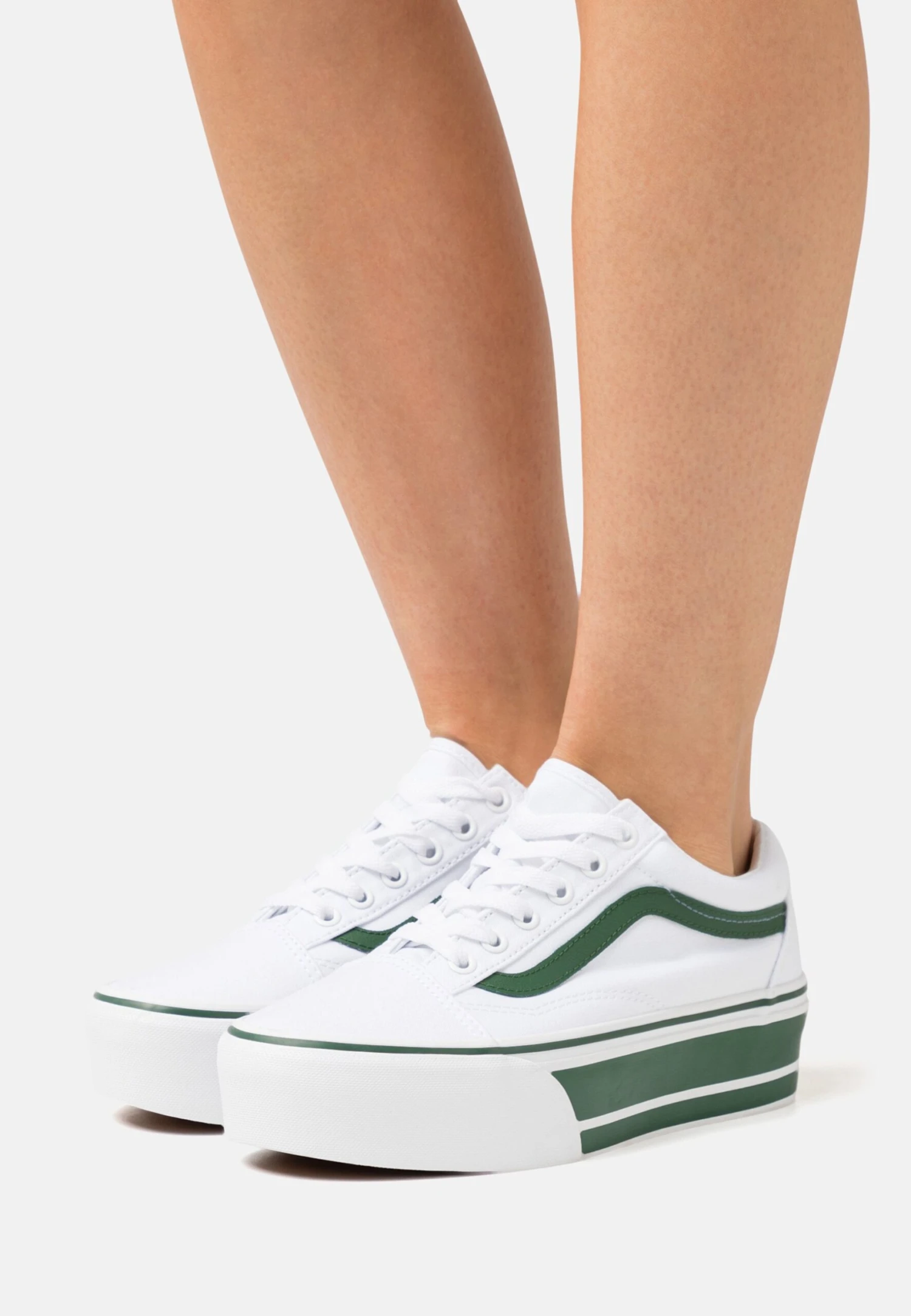 Vans Ua Old Skool Stackform - Sneakers Laag - Green/True White 3 Vans Ua Old Skool Stackform - Sneakers Laag - Green/True White