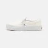 Vans Classic Slip-On Unisex - Sneakers Laag - White 2 Vans Classic Slip-On Unisex - Sneakers Laag - White -Vans Schoen e00eddd9228445bfb5b77e308477b4af