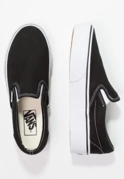 Vans Ua Classic Slip-On Platform - Instappers - Black -Vans Schoen e185ff3b0afc4729ae214a845c27f39a