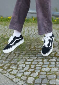 Vans Ua Old Skool Platform - Sneakers Laag - Black/White -Vans Schoen e3310d4483864689802172783014c7df