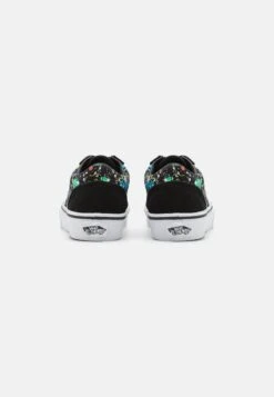 Vans Uy Old Skool Unisex - Sneakers Laag - Cosmic Glow Black/True White 10 Vans Uy Old Skool Unisex - Sneakers Laag - Cosmic Glow Black/True White -Vans Schoen e5e7c4828cf64fecaec6da11d42a77e8