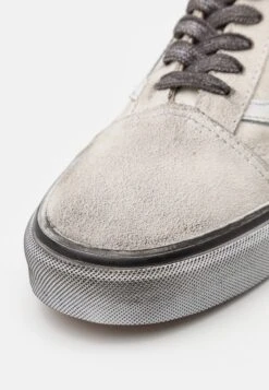 Vans Old Skool Unisex - Sneakers Laag - Stressed White/White 13 Vans Old Skool Unisex - Sneakers Laag - Stressed White/White -Vans Schoen e686f2c7d0264e2abfcf25e6a8500385