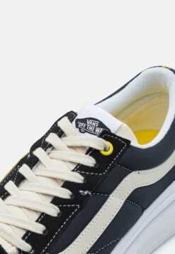 Vans Ua Old Skool Overt Cc - Sneakers Laag - Pop Color Oatmeal/Black 13 Vans Ua Old Skool Overt Cc - Sneakers Laag - Pop Color Oatmeal/Black -Vans Schoen e881ee3c577742f4a9f6da000598a429